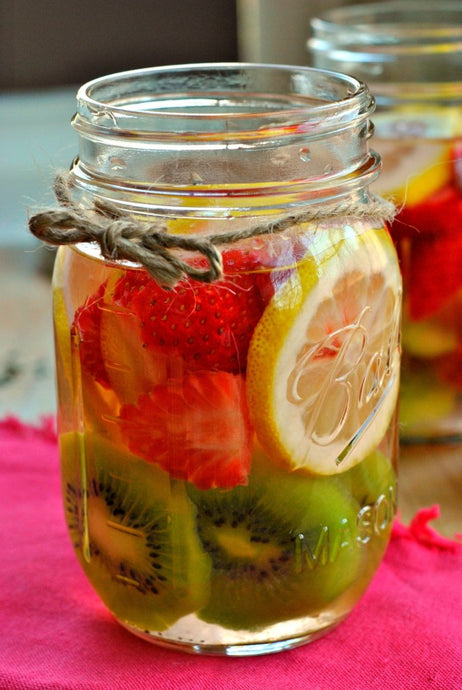 Strawberry & Kiwi Infused Detox Water | Favorite Fruit Infusion Recipe
